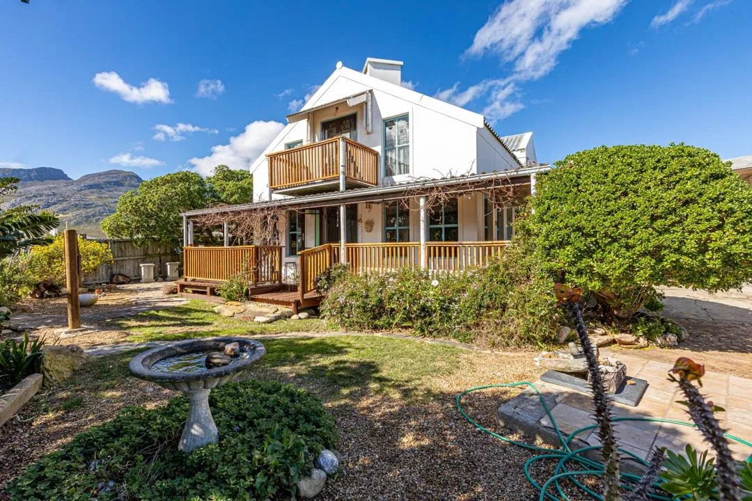 4 Bedroom House for sale in Pringle Bay