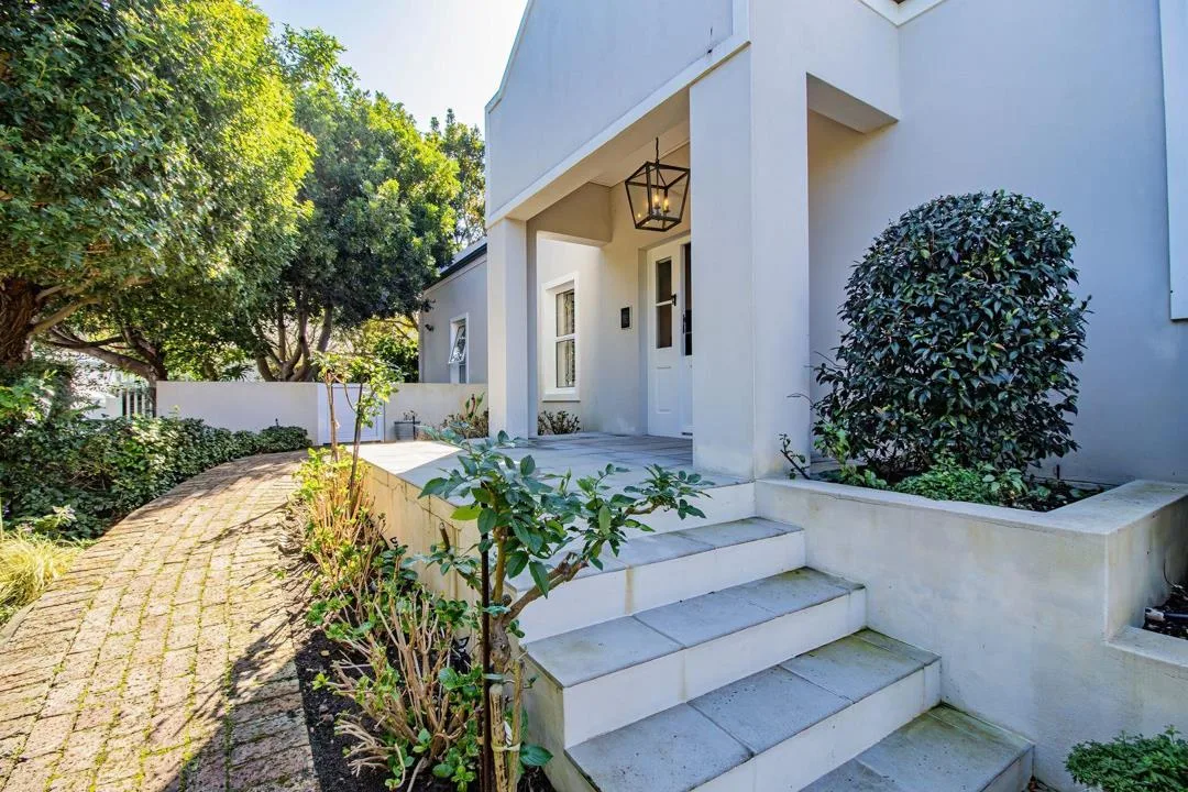 3 Bedroom House for sale in Hemel en Aarde Estate
