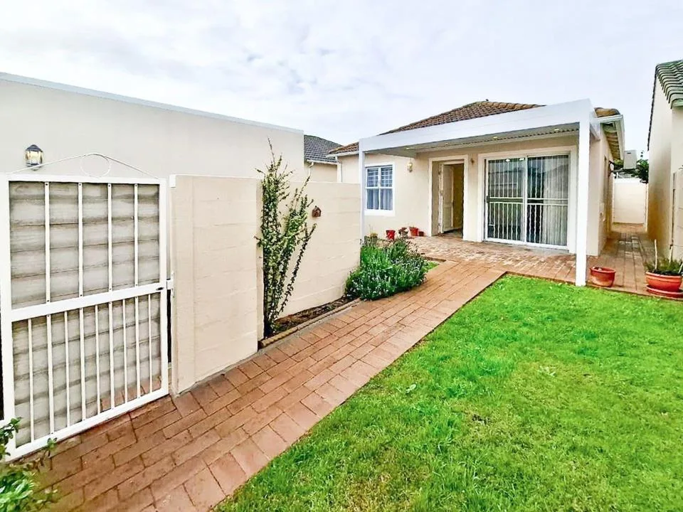 2 Bedroom House for sale in Sunningdale