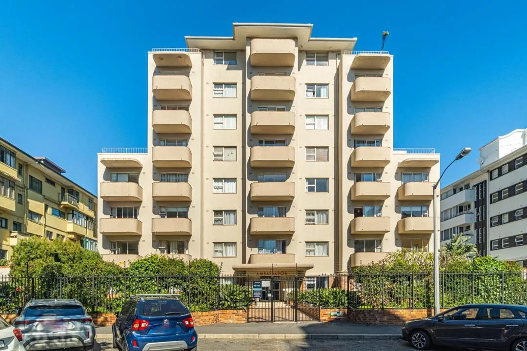Apartment / flat for sale in Sea Point