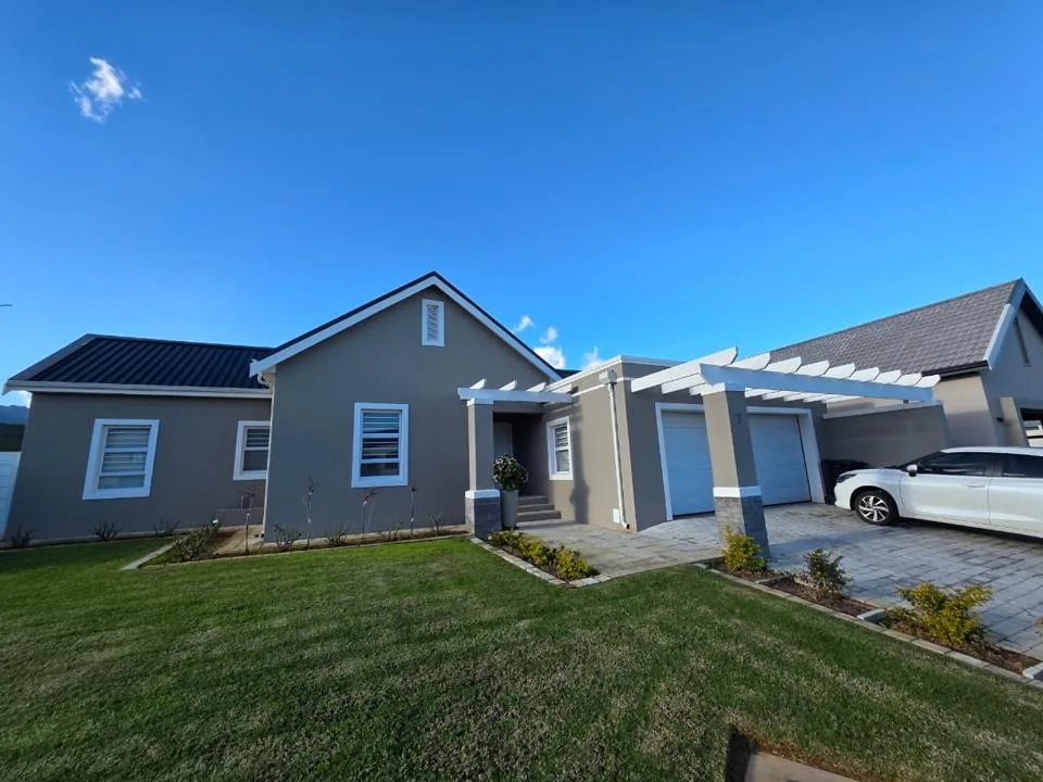 3 Bedroom House for sale in Altona