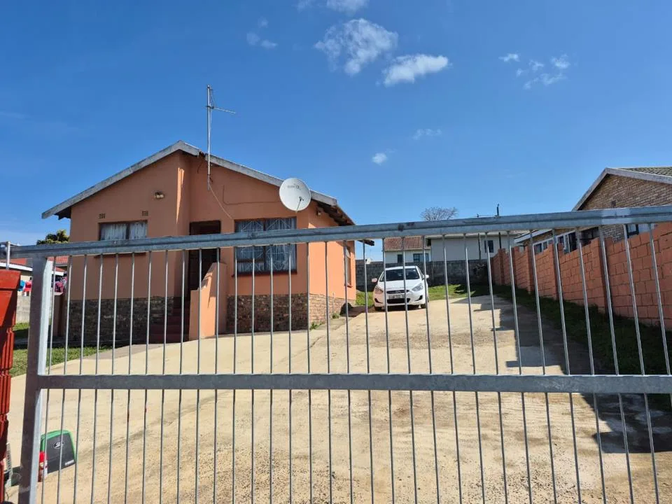 2 Bedroom House for sale in West Bank