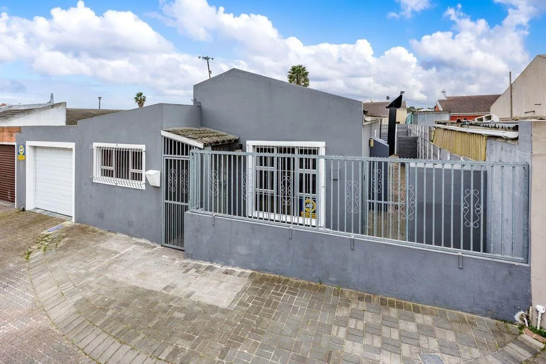 3 Bedroom House for sale in Silversands