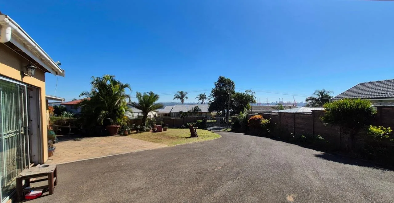 3 Bedroom House for sale in Bluff