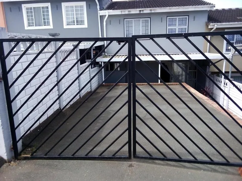 3 Bedroom Apartment / flat for sale in Newlands East