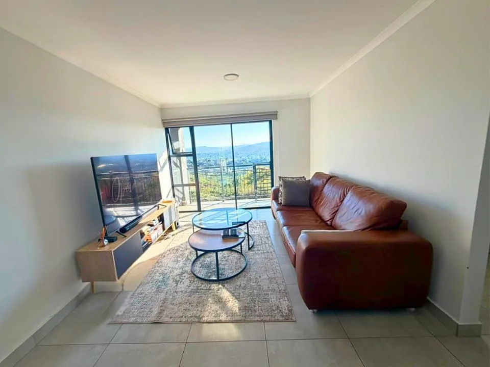 2 Bedroom Apartment / flat for sale in Hayfields