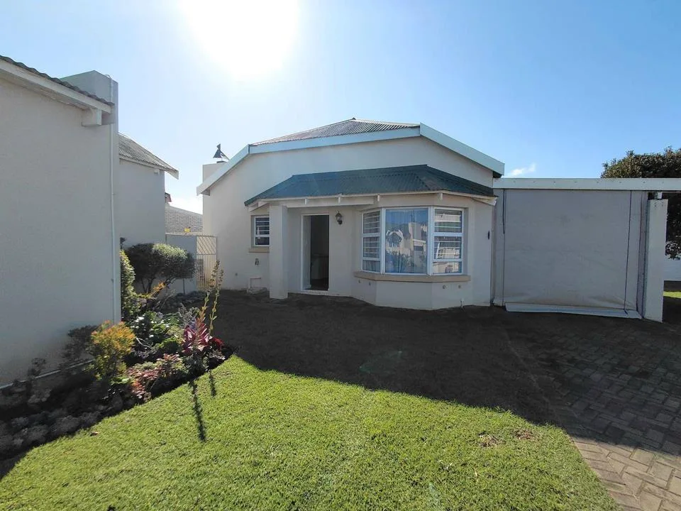 3 Bedroom Townhouse for sale in Jeffreys Bay Central