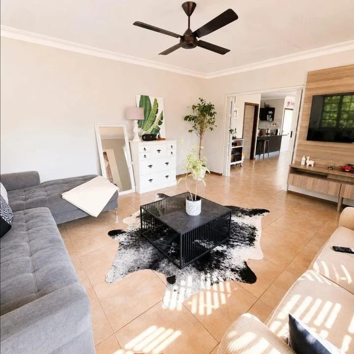 3 Bedroom House for sale in Clifton Hill Estate