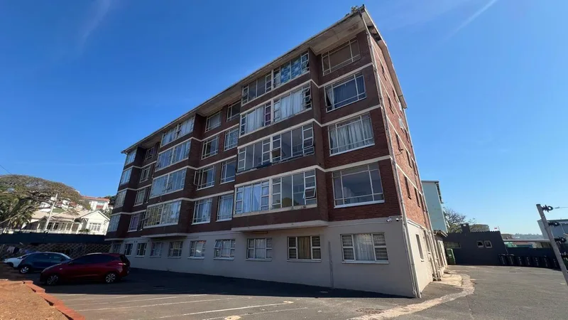 3 Bedroom Apartment / flat to rent in Morningside