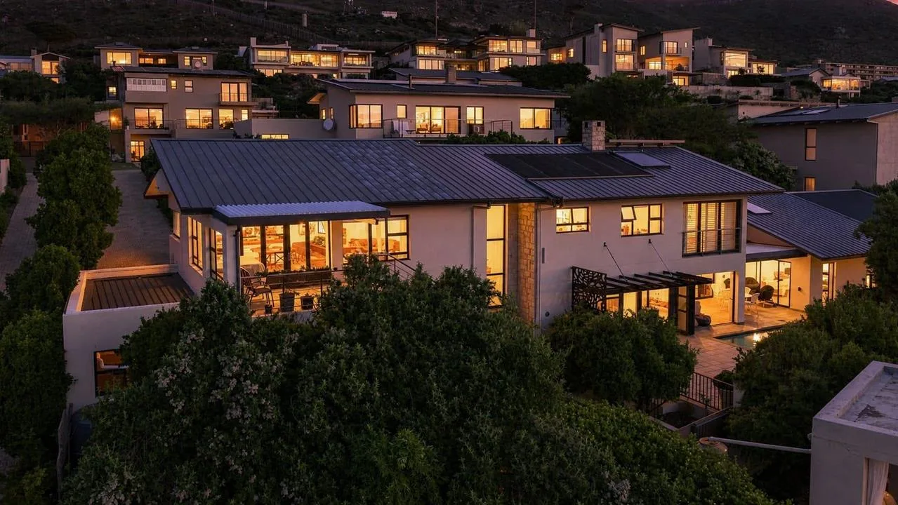 5 Bedroom House for sale in Stonehurst Mountain Estate