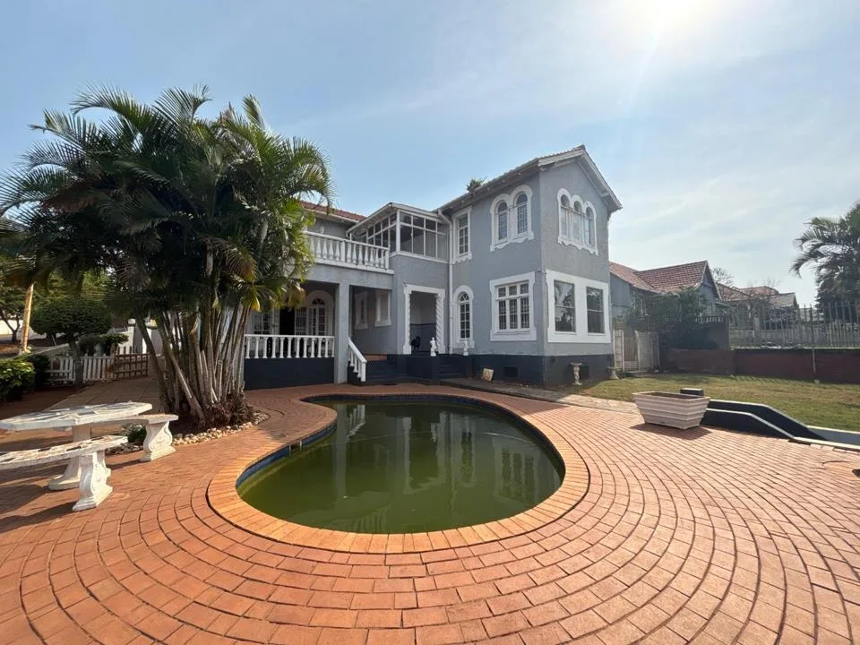 5.5 Bedroom House for sale in Glenwood