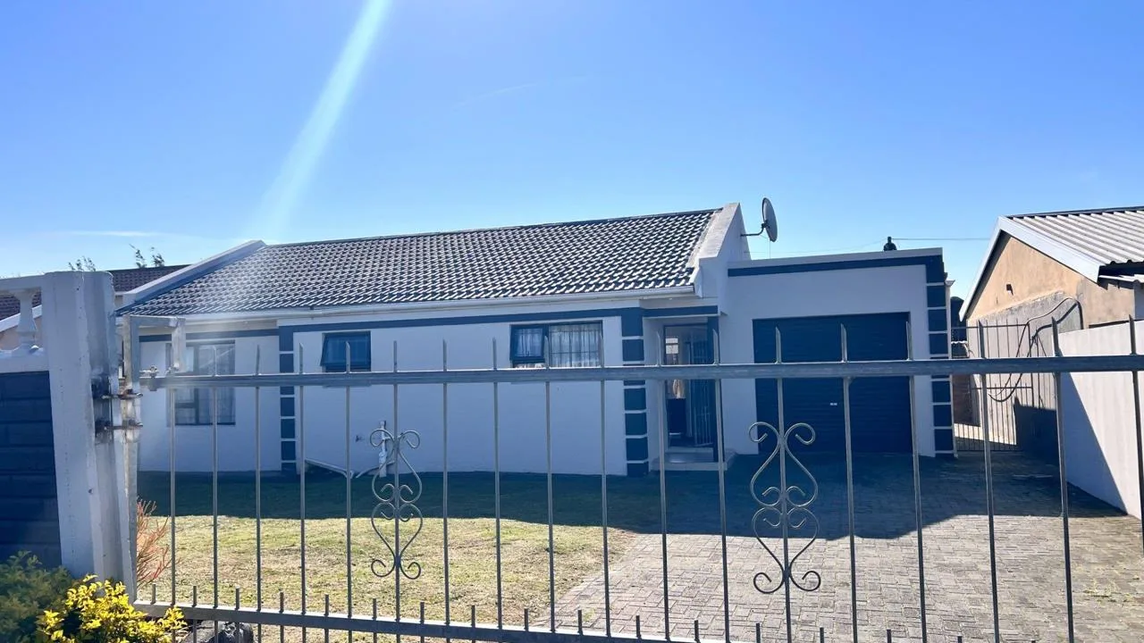 3 Bedroom House for sale in Gonubie