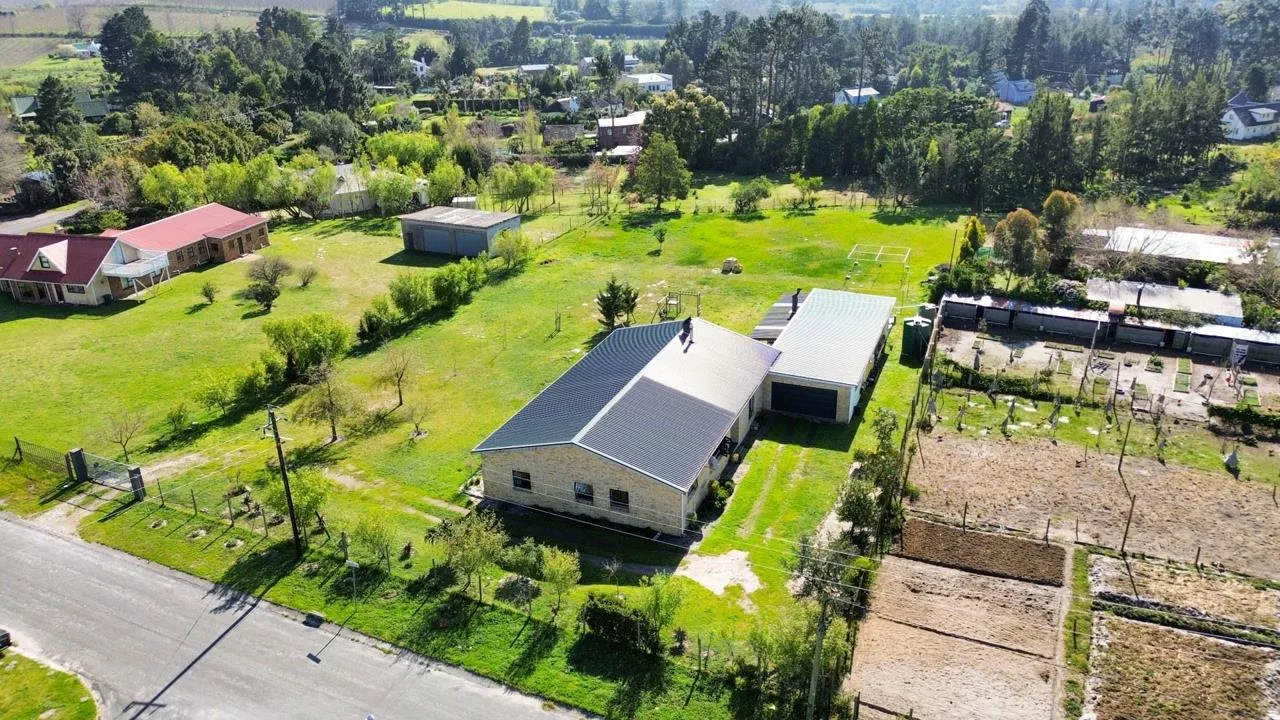4 Bedroom House for sale in Grabouw