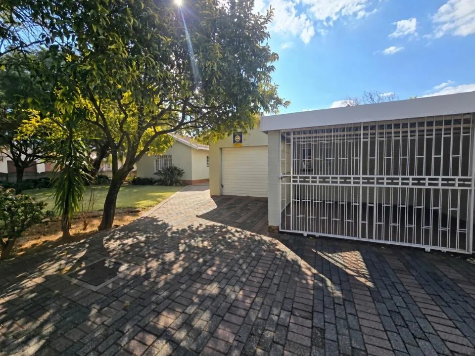 4 Bedroom House for sale in Flamingo Park