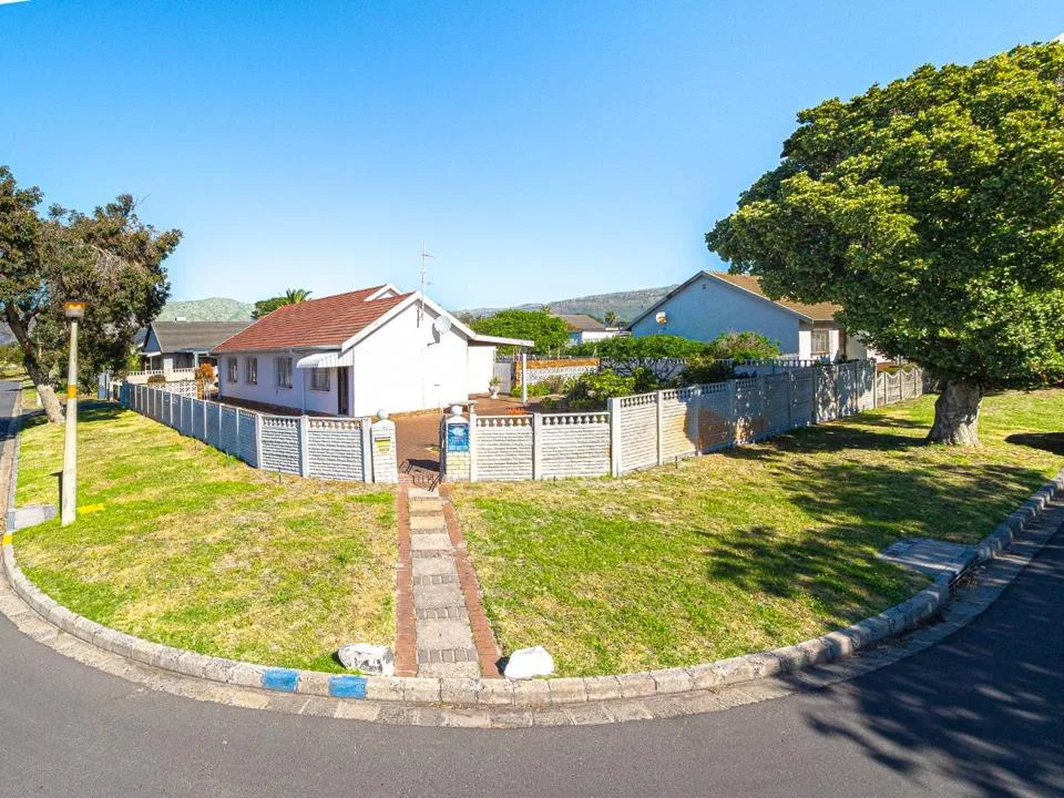 3 Bedroom House for sale in Retreat