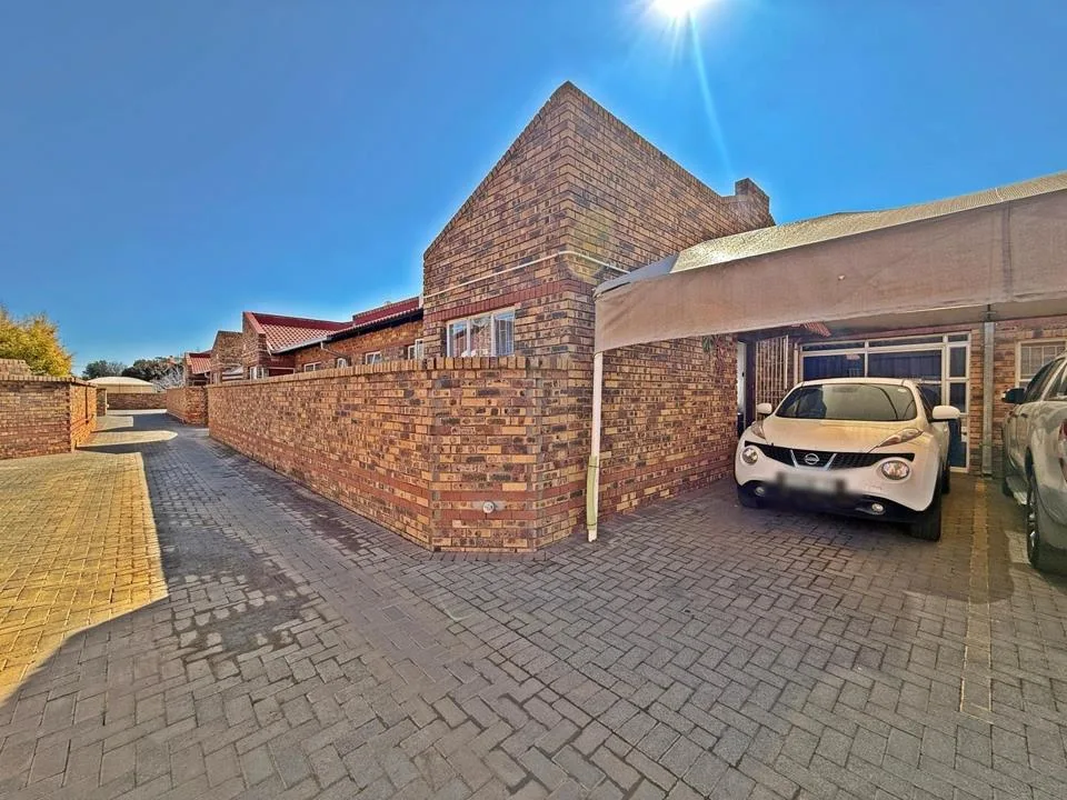 3 Bedroom Townhouse for sale in Hospitaalpark
