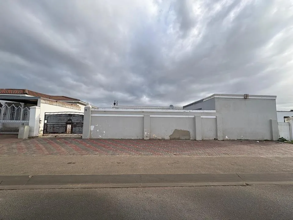 13 Bedroom Apartment / flat for sale in Zwide