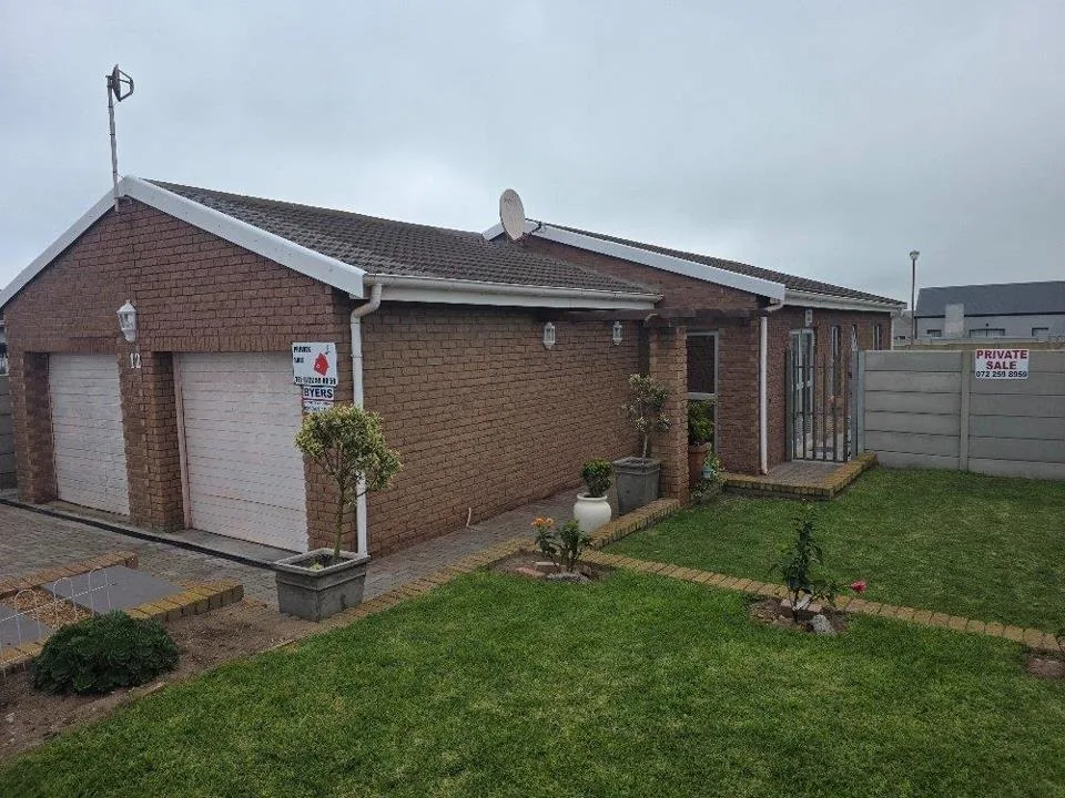 3 Bedroom House for sale in Vredenburg
