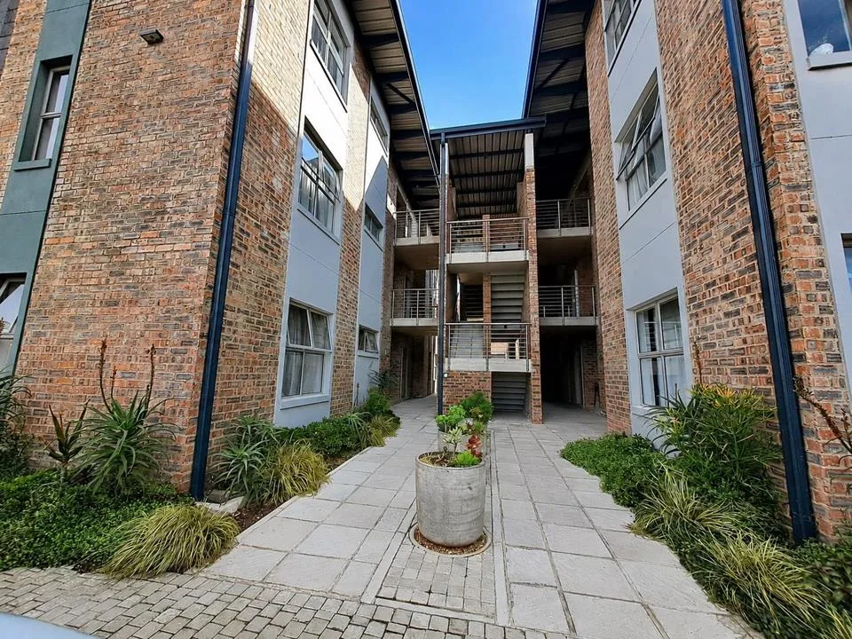2 Bedroom Apartment / flat for sale in George South