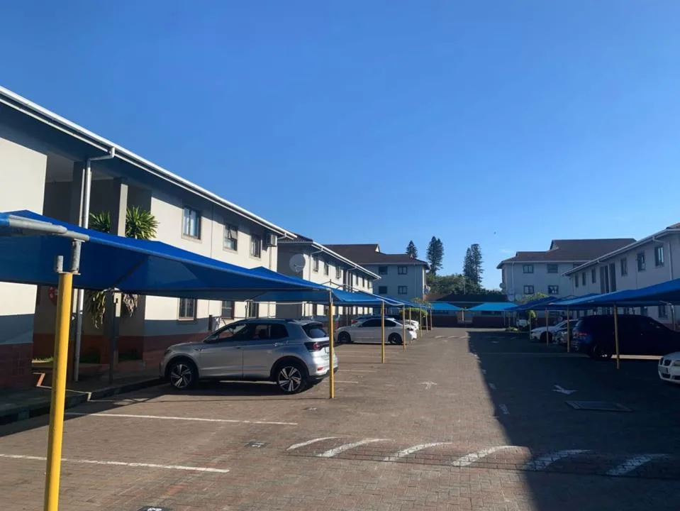 2 Bedroom Apartment / flat to rent in Meer En See