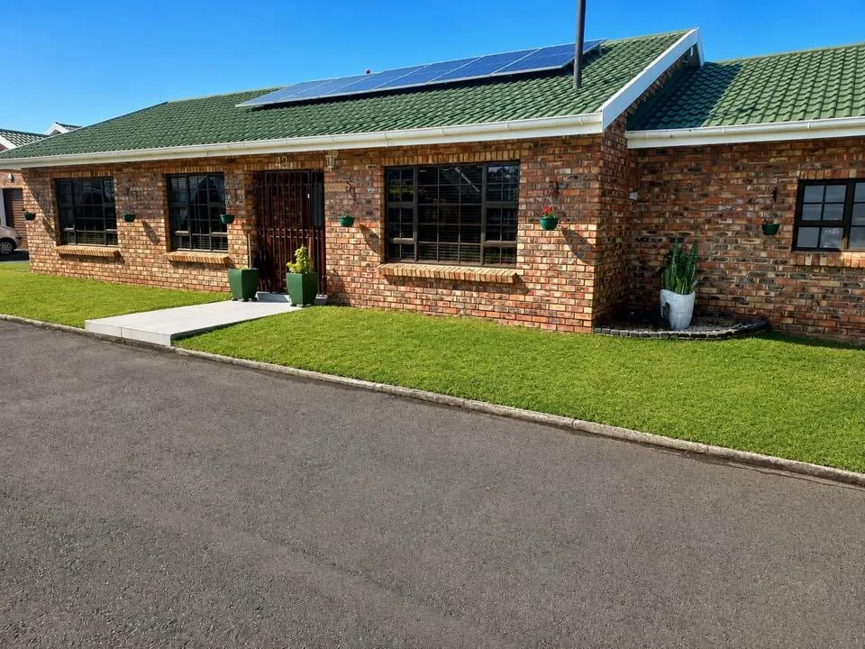 2 Bedroom House for sale in Gonubie North