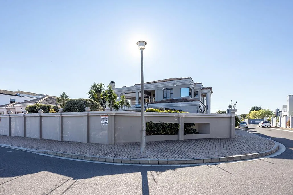 5 Bedroom House for sale in Parklands