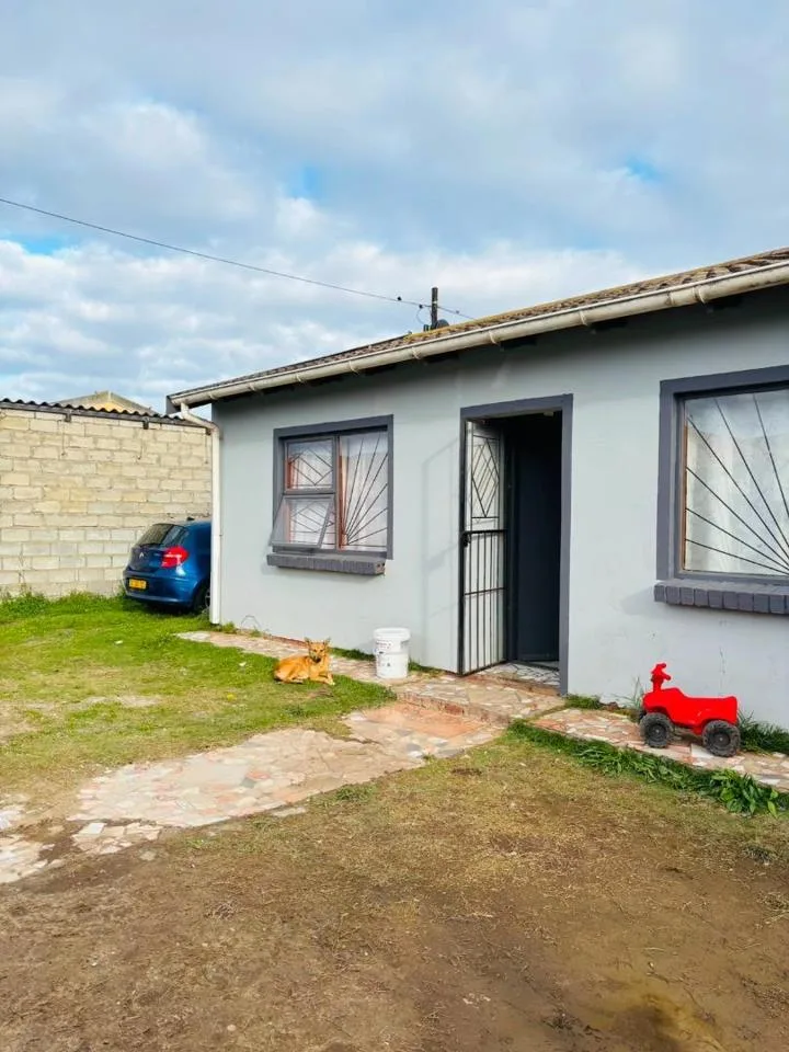 5 Bedroom House for sale in Kwadwesi