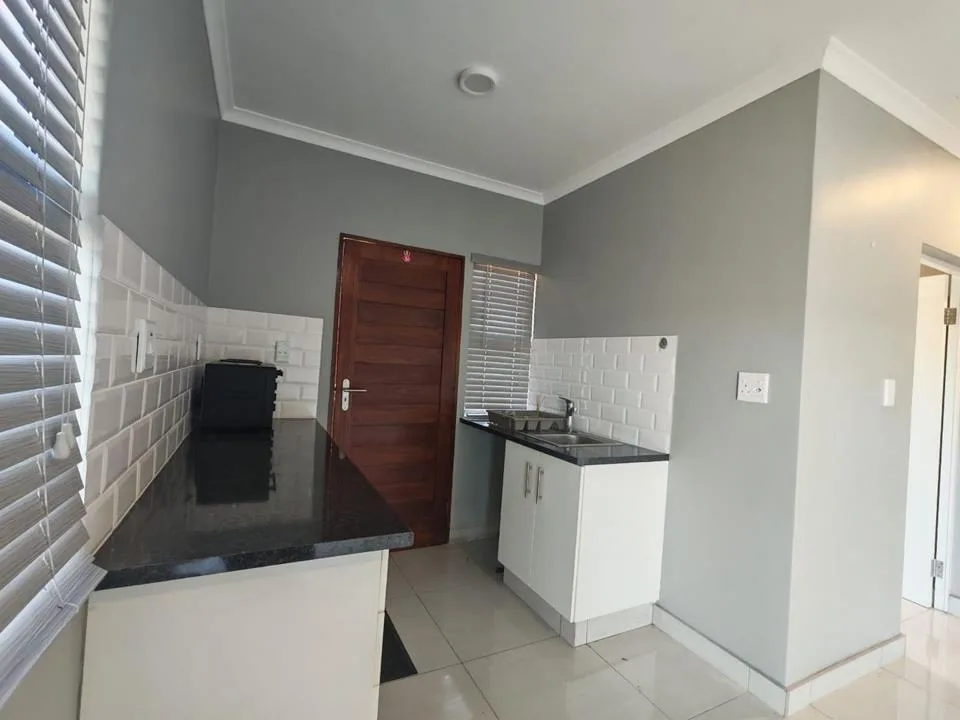 2 Bedroom House for sale in Shakaskraal