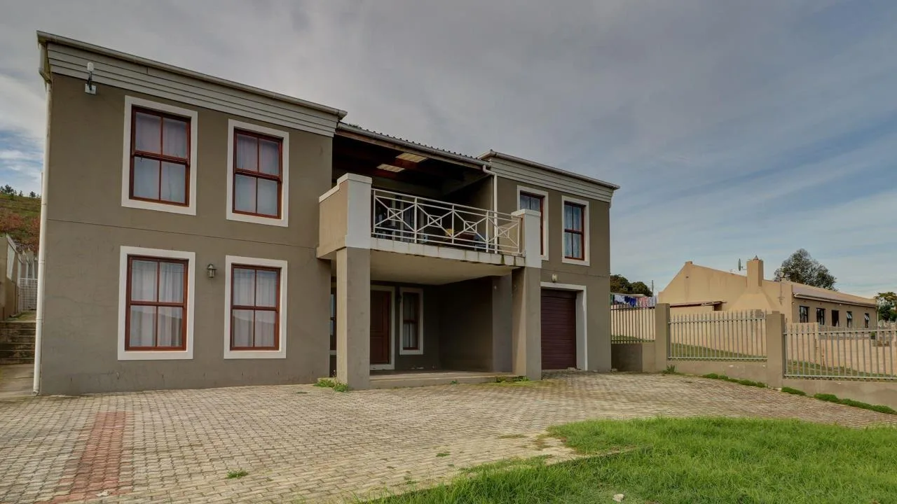 5 Bedroom House for sale in Genadendal