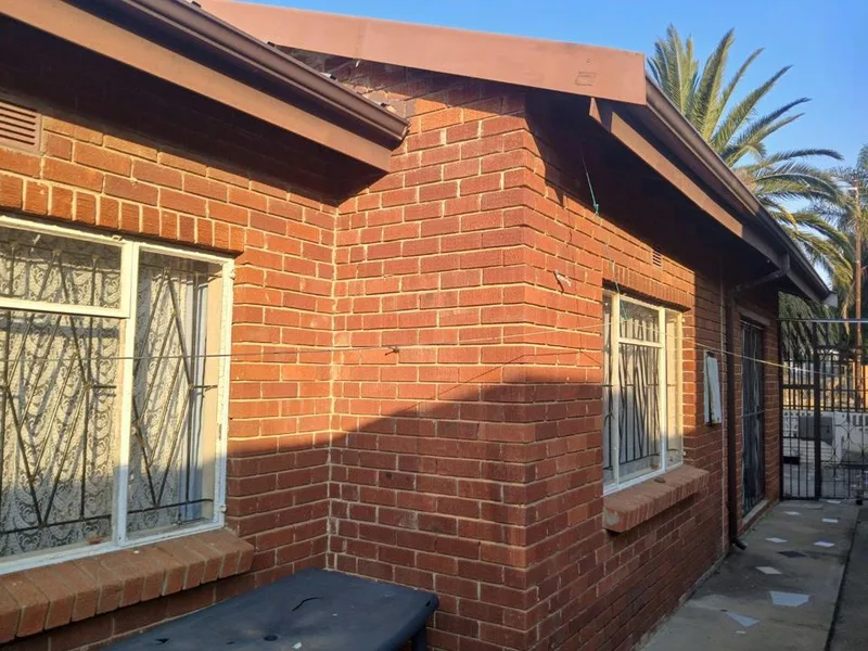 4 Bedroom House for sale in Acaciaville