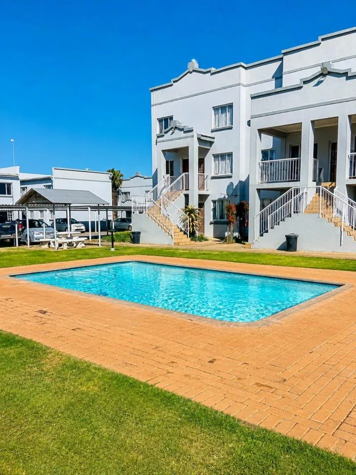 2 Bedroom Apartment / flat for sale in Kannoniers Park