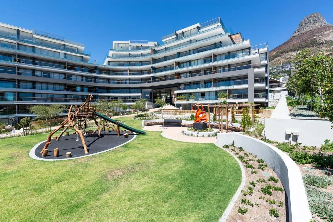 2 Bedroom Apartment / flat to rent in Sea Point