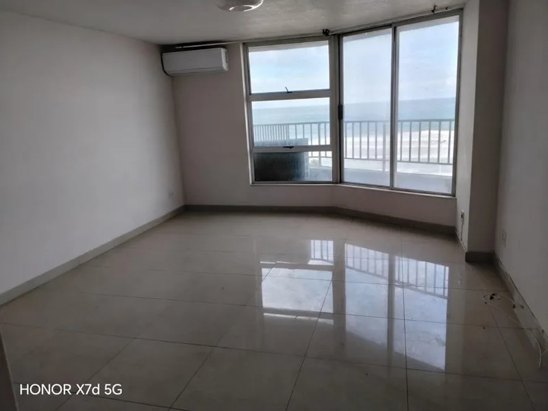 3 Bedroom Apartment / flat for sale in North Beach