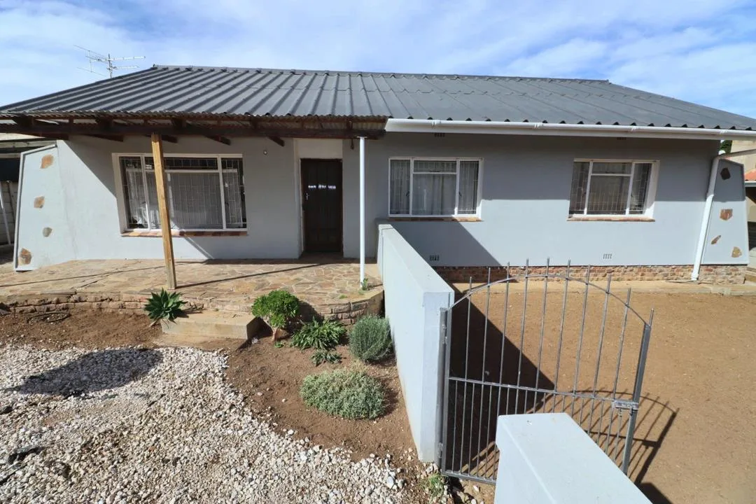 4 Bedroom House for sale in Robertson