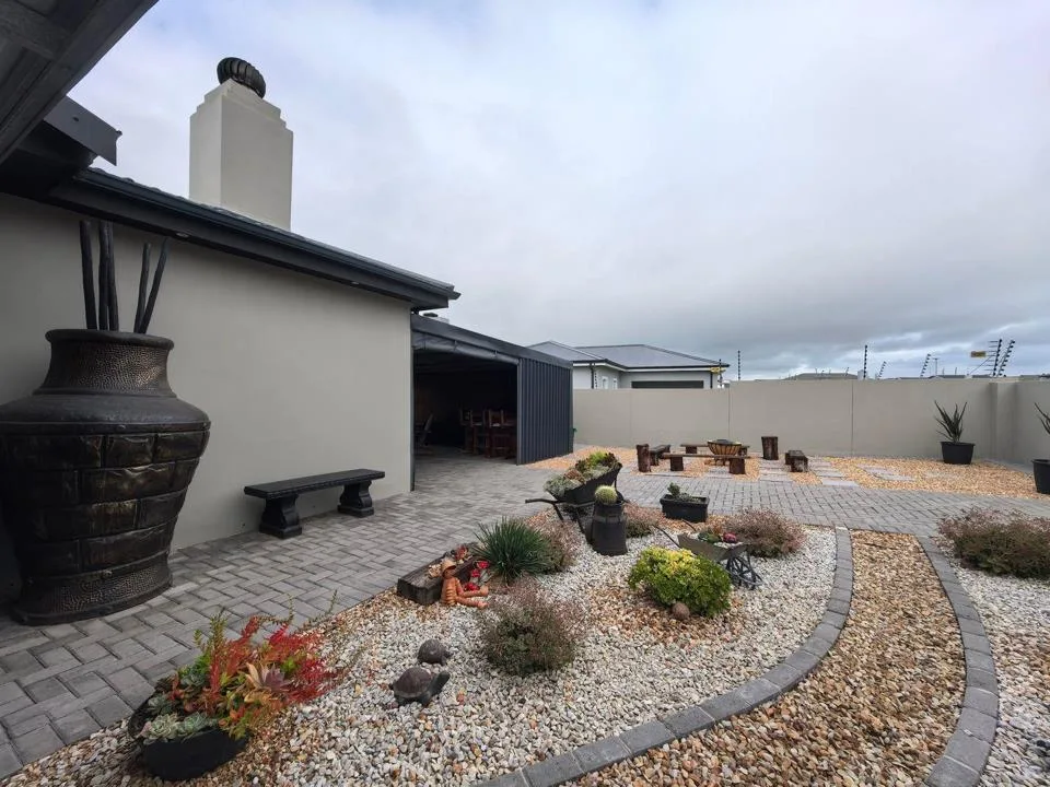 3 Bedroom House for sale in Fountains Estate