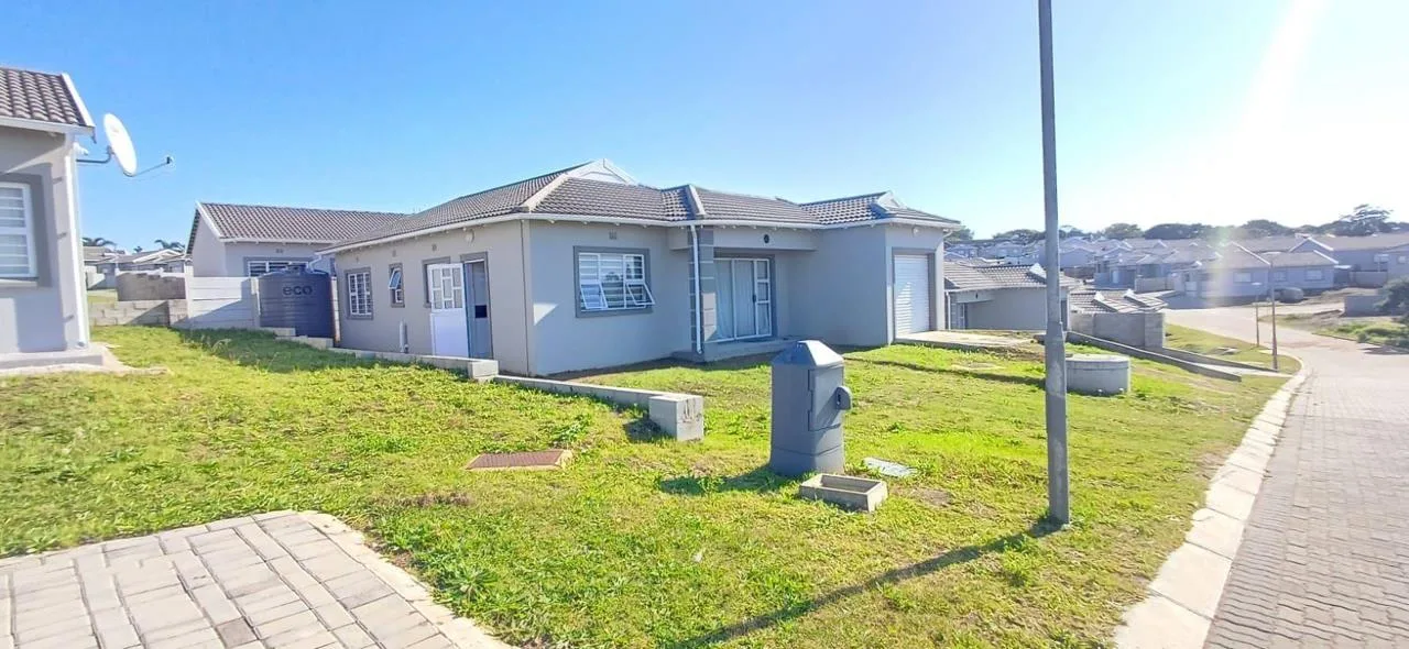 3 Bedroom House for sale in Gonubie