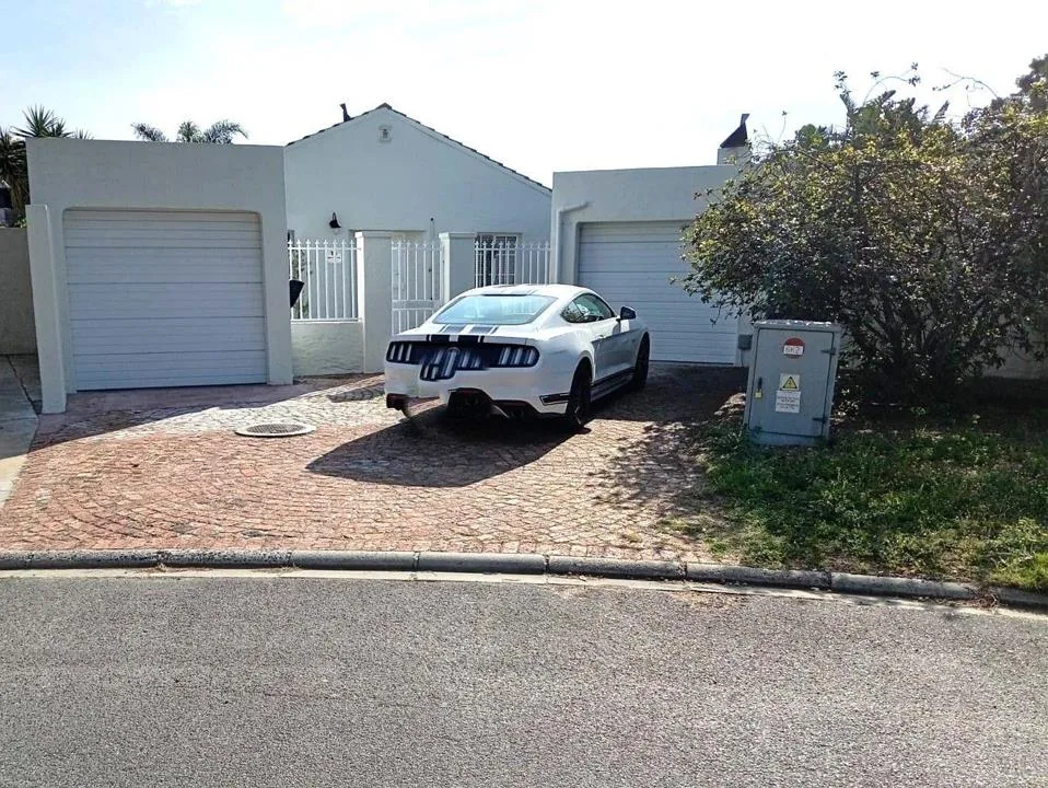 3 Bedroom House for sale in Edgemead