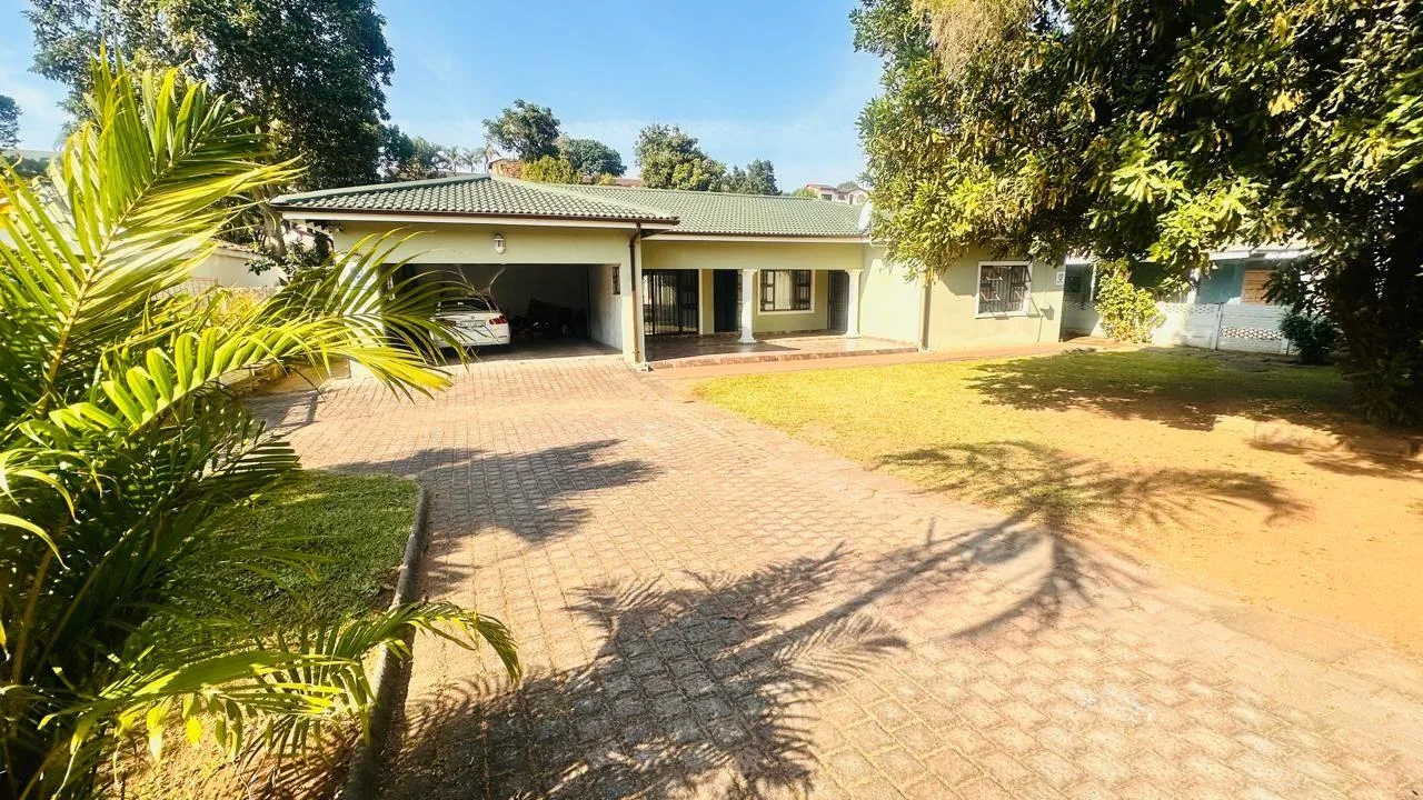 4 Bedroom House for sale in Yellowwood Park