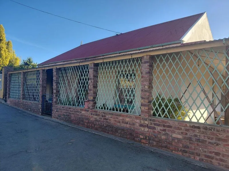 3 Bedroom House for sale in Oudtshoorn Central