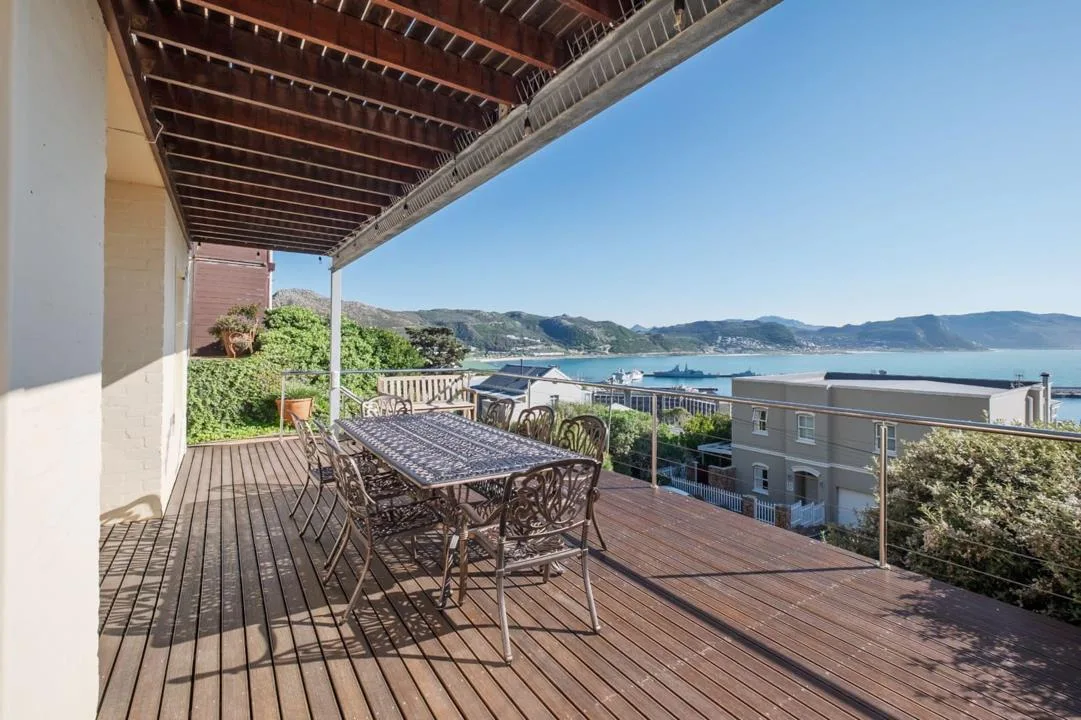 2 Bedroom House for sale in Simons Town Central