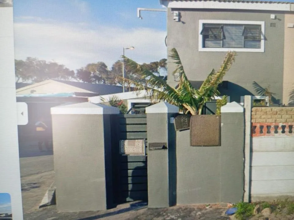 2 Bedroom House for sale in Pelican Park