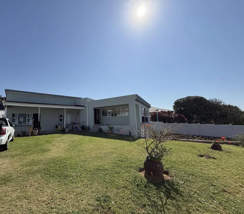 3 Bedroom House for sale in Uvongo Beach