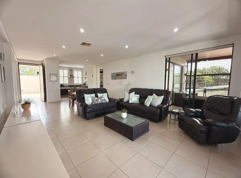 3 Bedroom Apartment / flat for sale in Dunkirk Estate