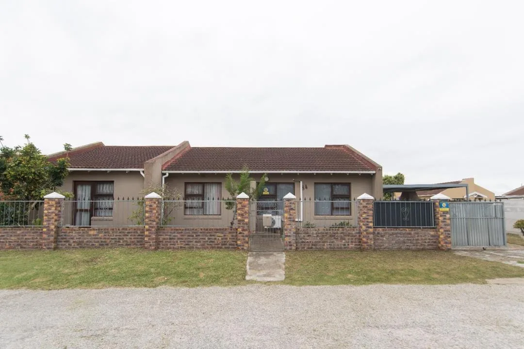3 Bedroom House for sale in Overbaakens