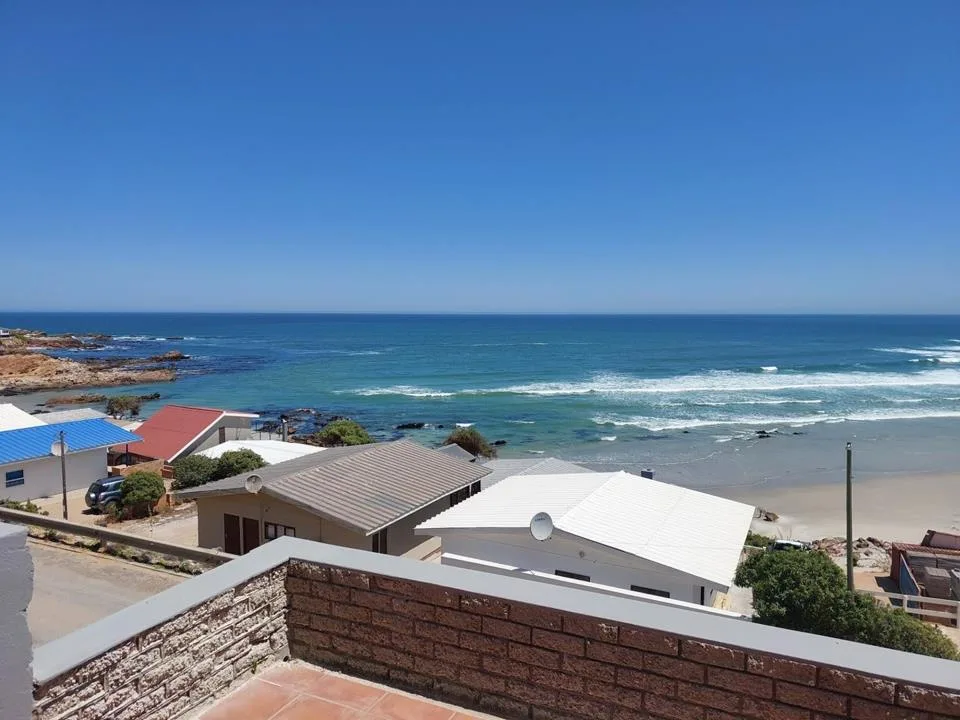 6 Bedroom House for sale in Louis Rood