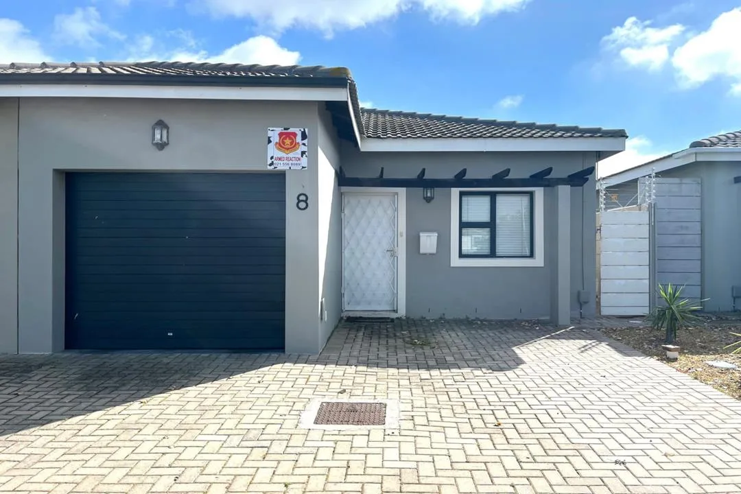 2 Bedroom House to rent in Parklands North