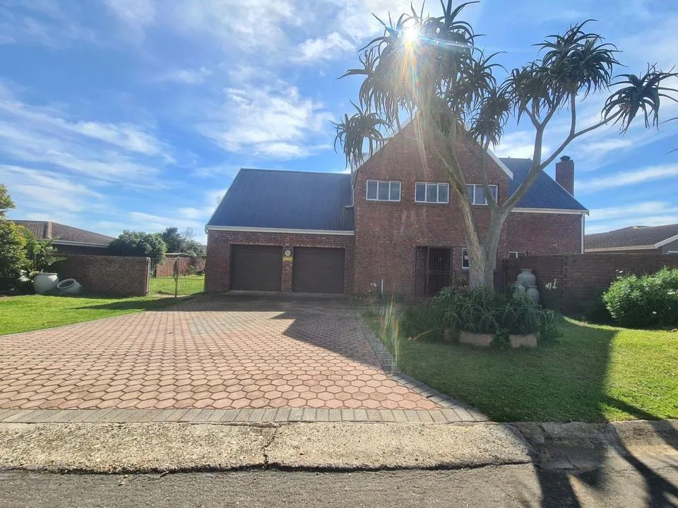 5 Bedroom House to rent in Fraaiuitsig