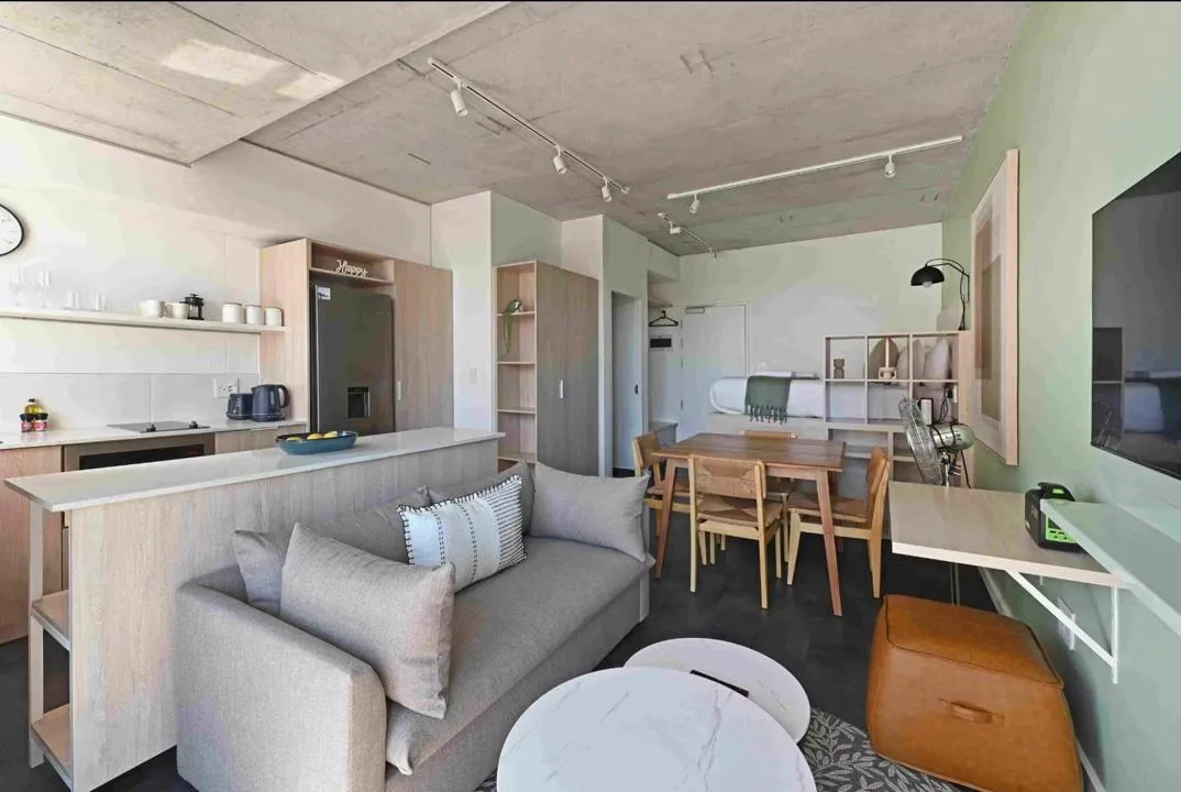 1 Bedroom Apartment / flat for sale in Sea Point