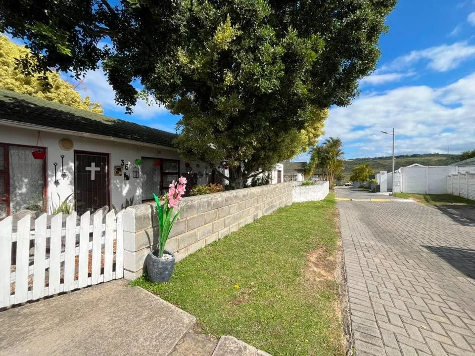 2 Bedroom House for sale in Abbotsford