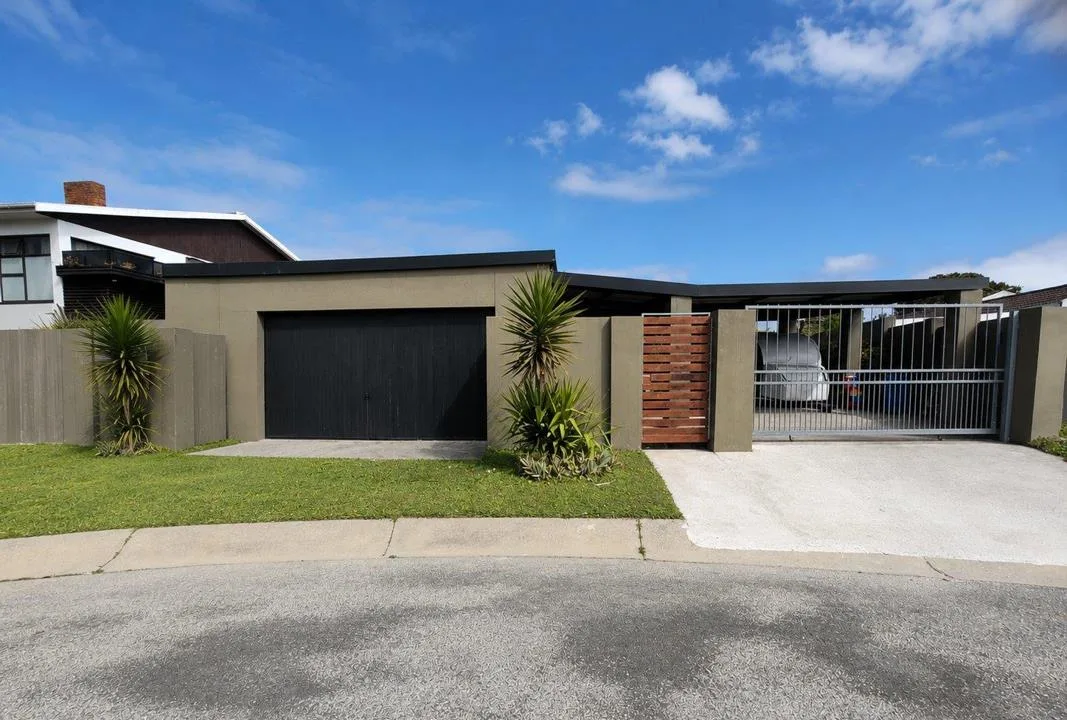 5 Bedroom House for sale in Morningside